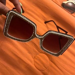 Black & silver groovy shades ! Never been worn .